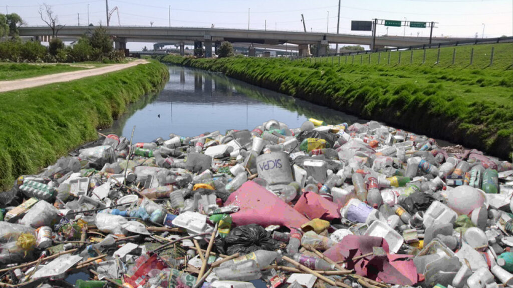 Río Lerma con basura - Por Carlos Prats García